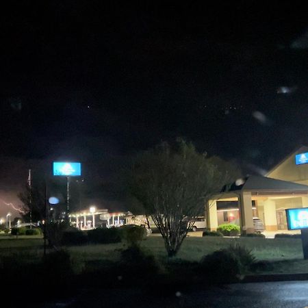 Pinckneyville Inn And Suites Bagian luar foto