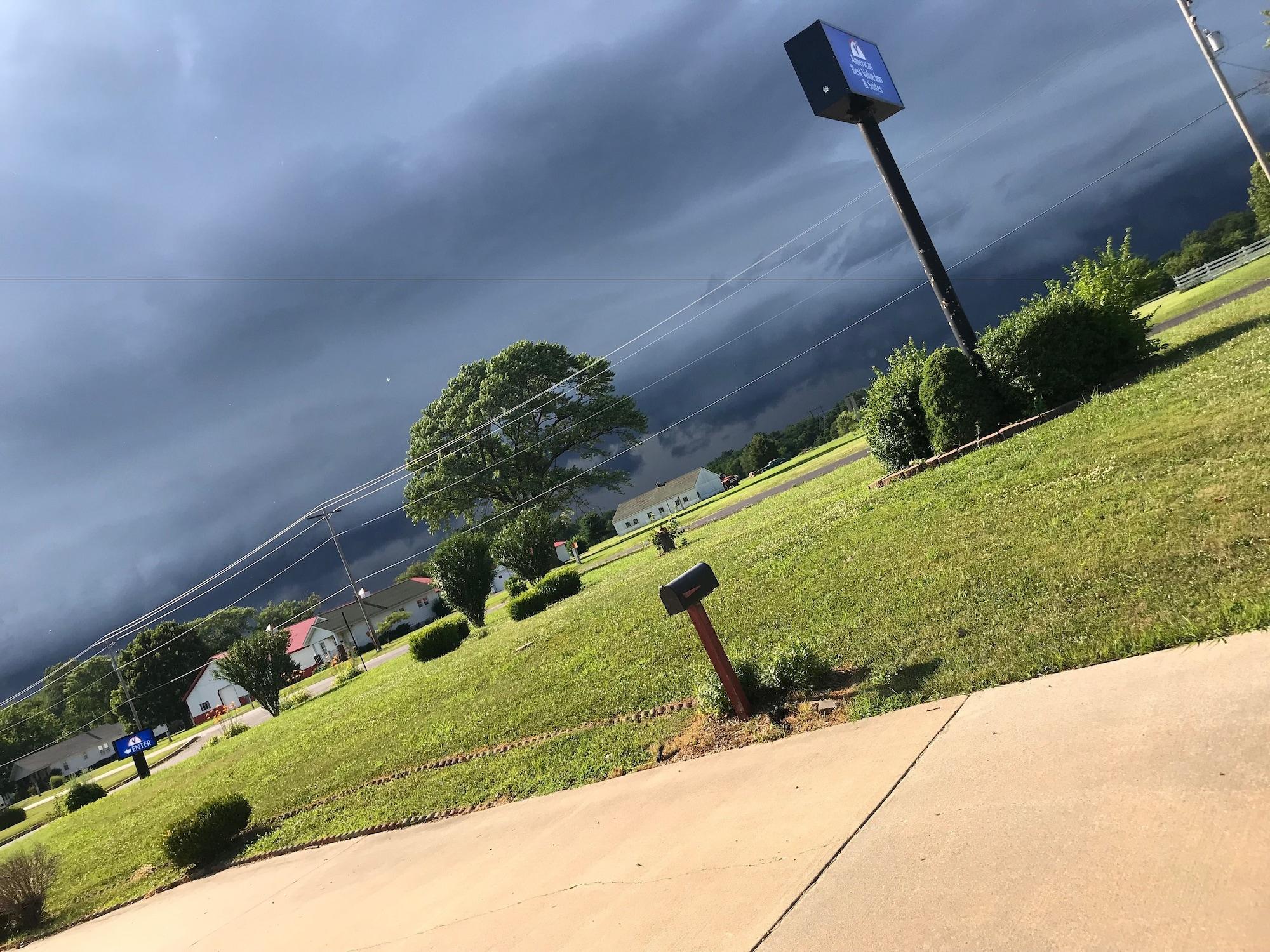 Pinckneyville Inn And Suites Bagian luar foto