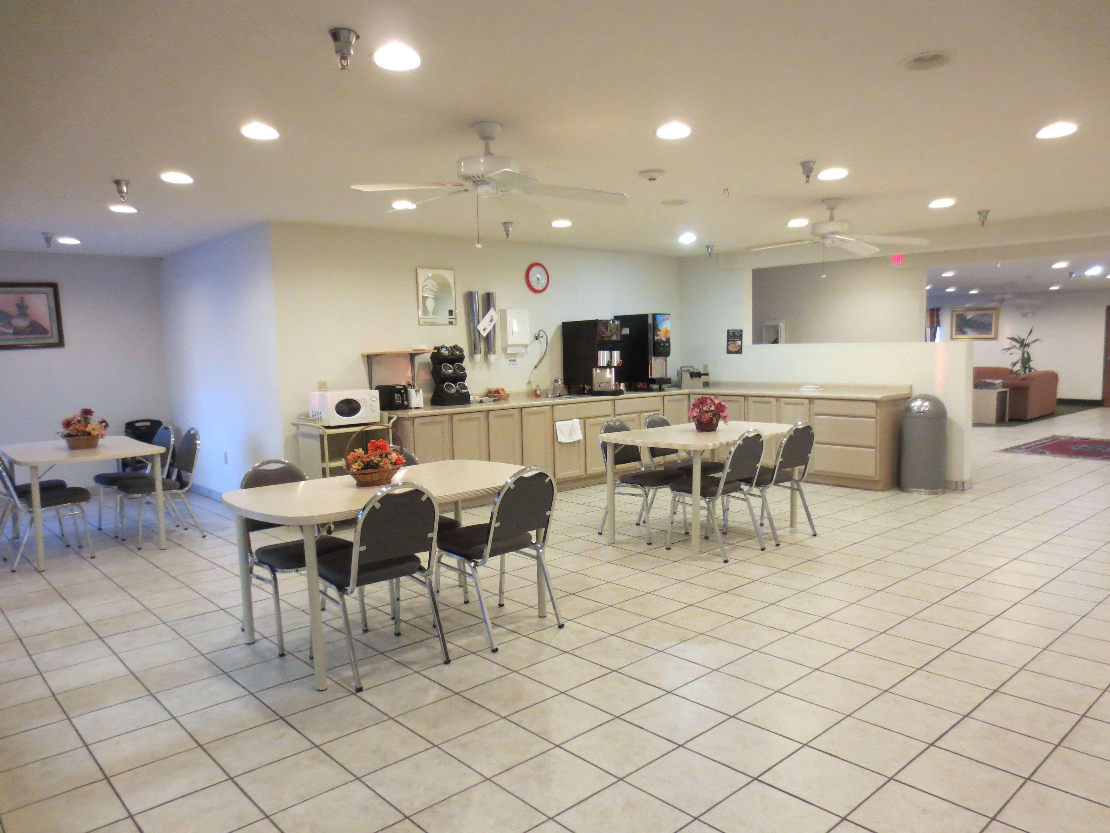 Pinckneyville Inn And Suites Bagian luar foto