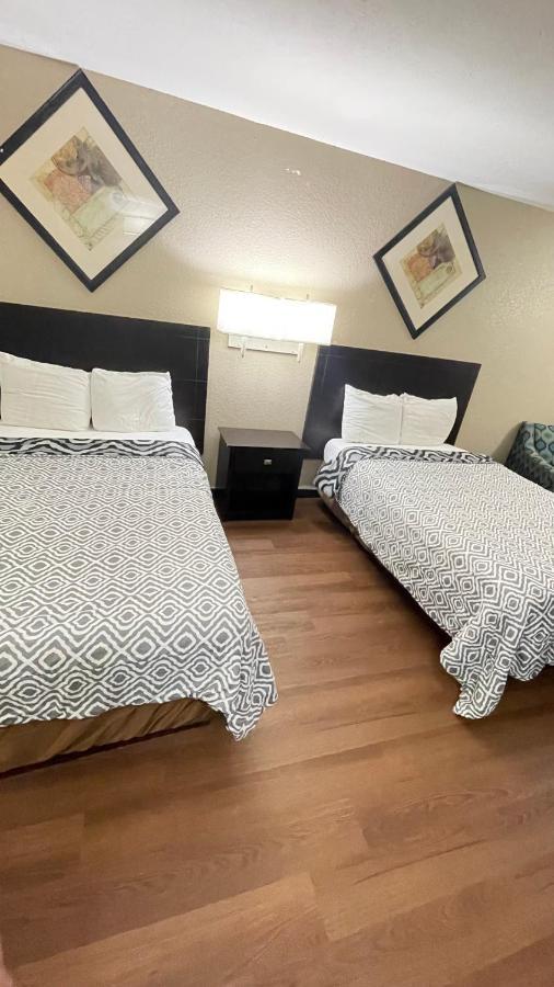Pinckneyville Inn And Suites Bagian luar foto