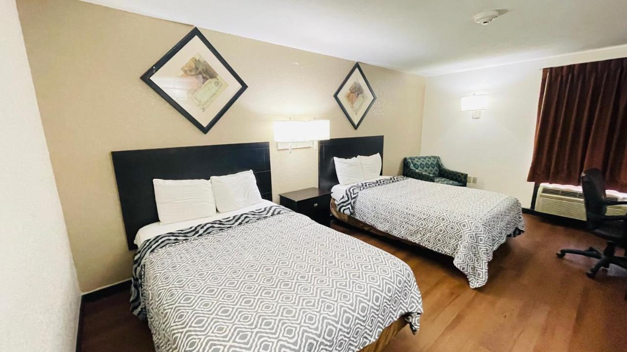 Pinckneyville Inn And Suites Bagian luar foto