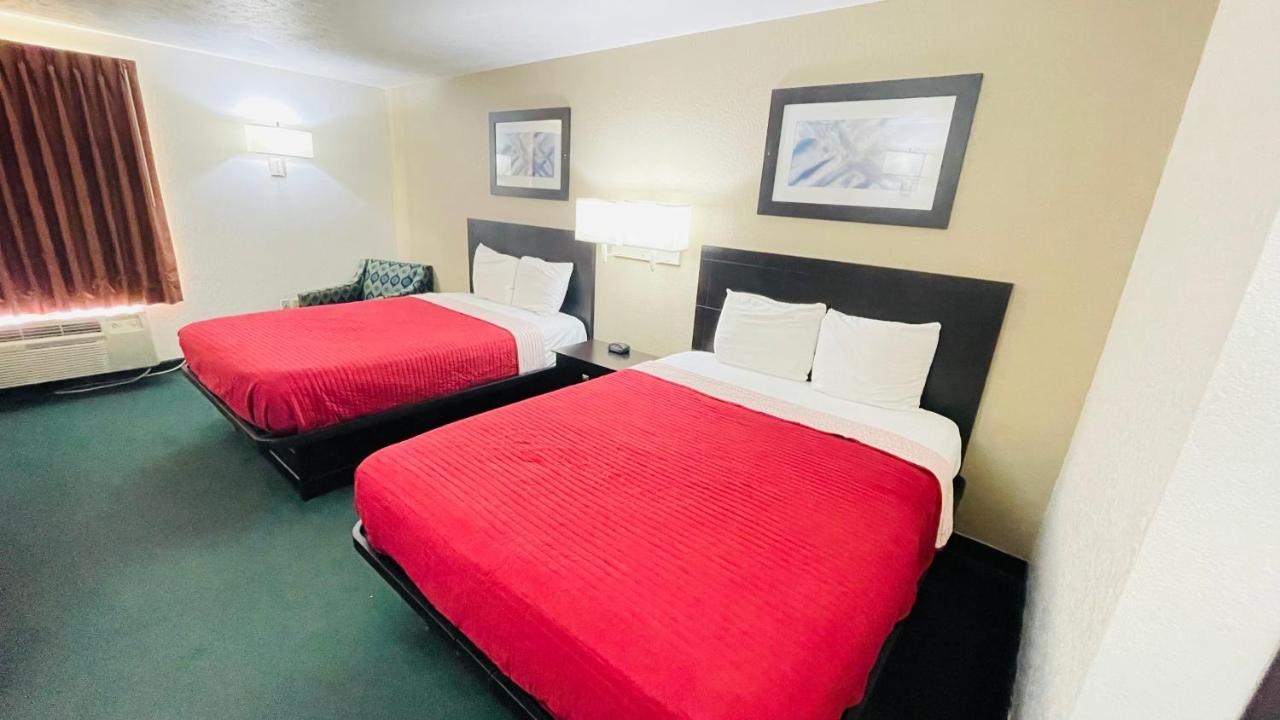 Pinckneyville Inn And Suites Bagian luar foto