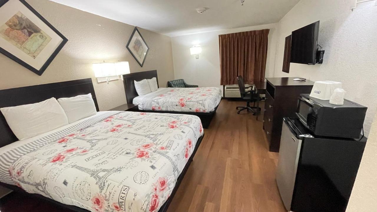 Pinckneyville Inn And Suites Bagian luar foto