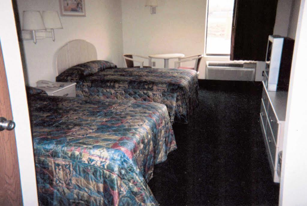 Pinckneyville Inn And Suites Bagian luar foto