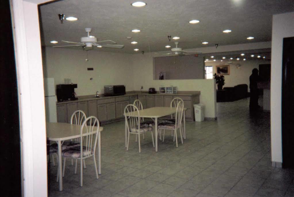 Pinckneyville Inn And Suites Bagian luar foto